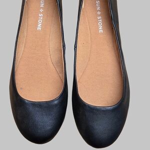 Round Toe Ballet Flats Size 8 1/2 W